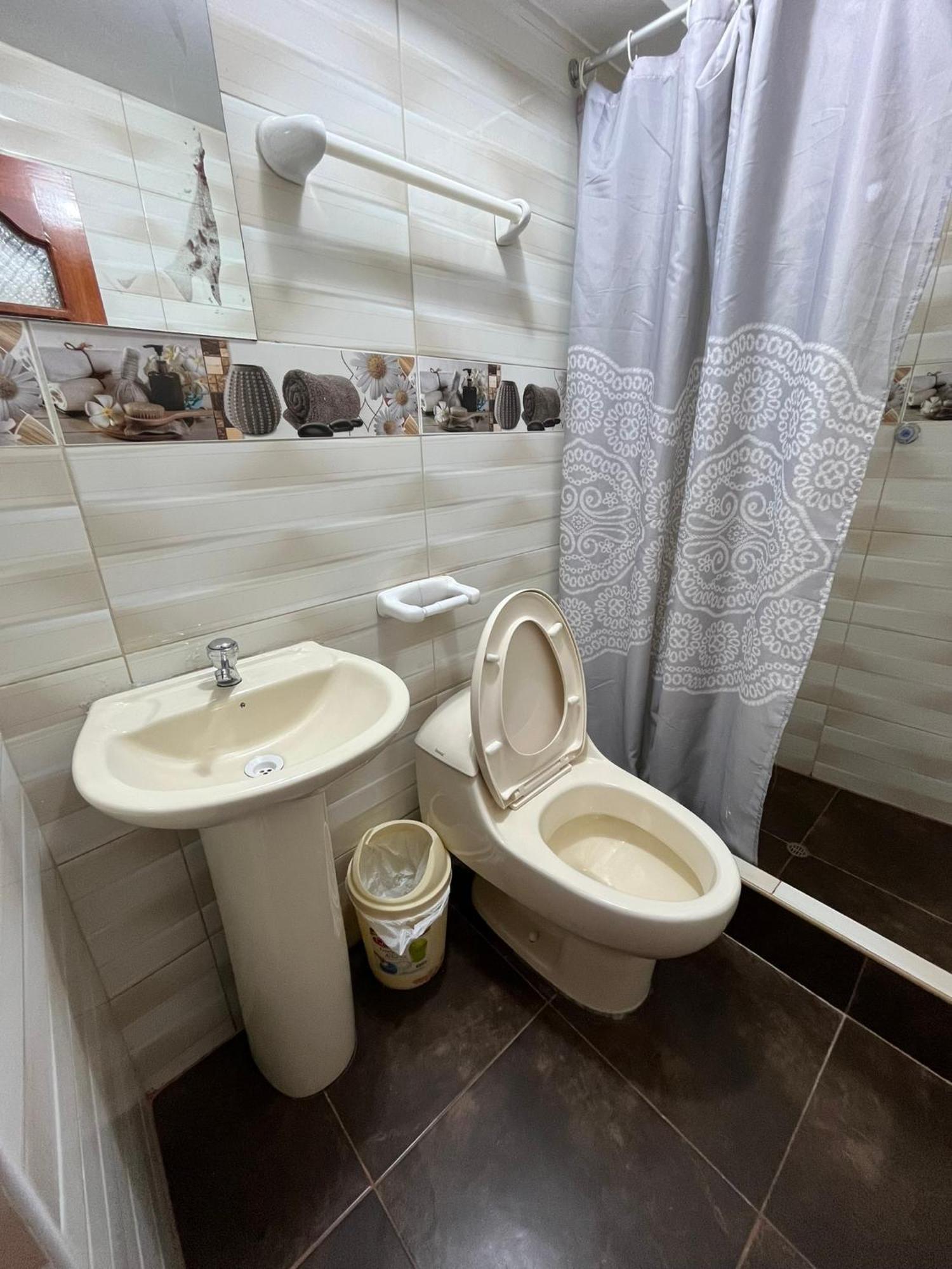 Hostal Apu Qhawarina 오얀따이땀보 외부 사진